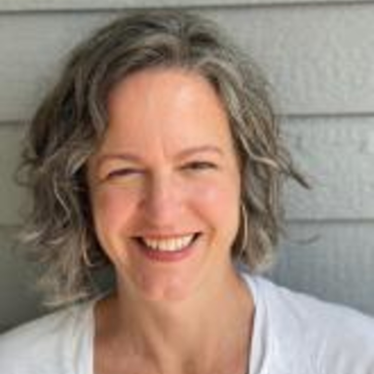 head shot of Mariola Espinosa